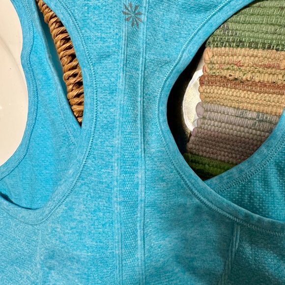 2 x Women's Athleta Momentum Tank Tops - Picture 3 of 5